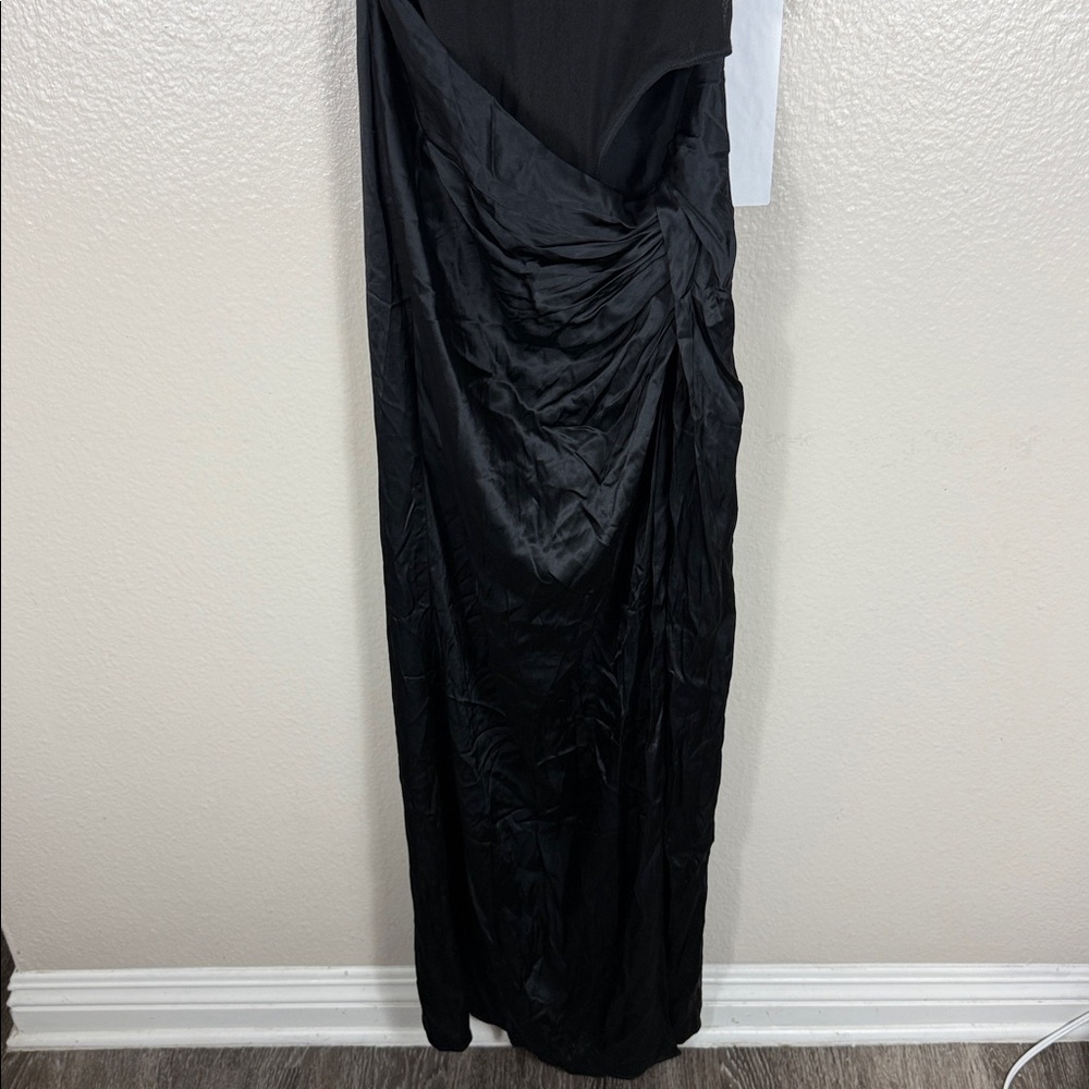 h:ours Raine Maxi Dress in Black - Picture 5 of 10